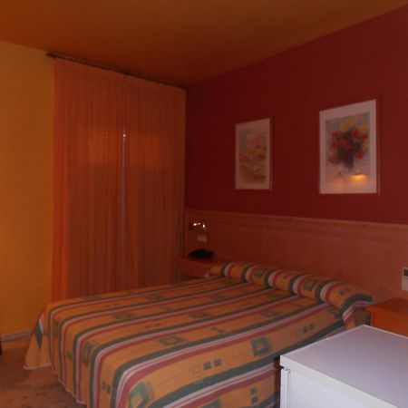 Hostal Carlos III 厄尔埃基多 外观 照片
