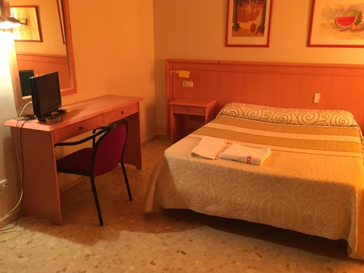 Hostal Carlos III 厄尔埃基多 外观 照片