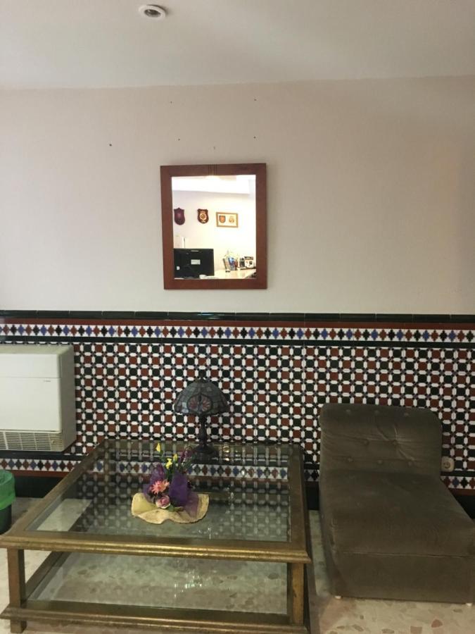 Hostal Carlos III 厄尔埃基多 外观 照片