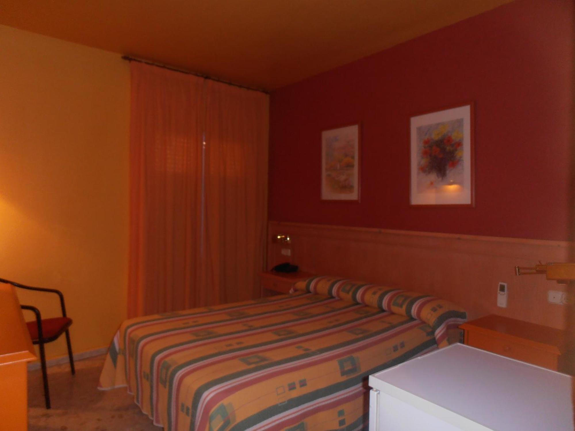 Hostal Carlos III 厄尔埃基多 外观 照片